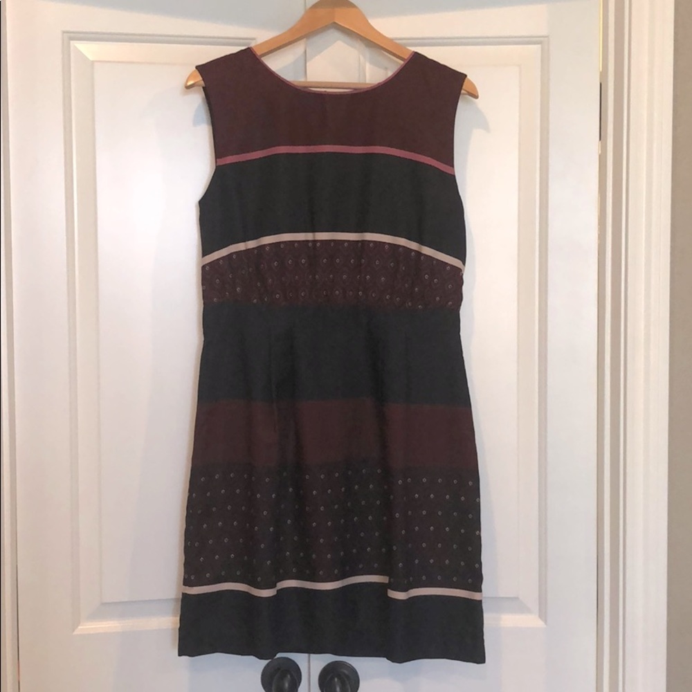 Sleeveless dress